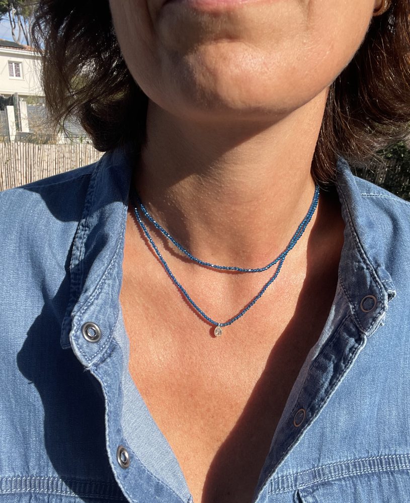 Collier cristal bleu indigo